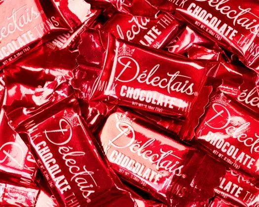 Red Delectais Milk Chocolate Thins